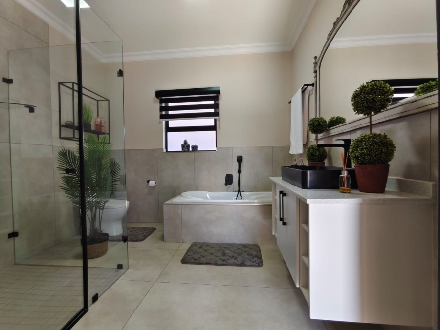 3 Bedroom Property for Sale in Meerhof North West